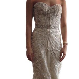 Monique Lhuillier Giada Wedding Gown size 0